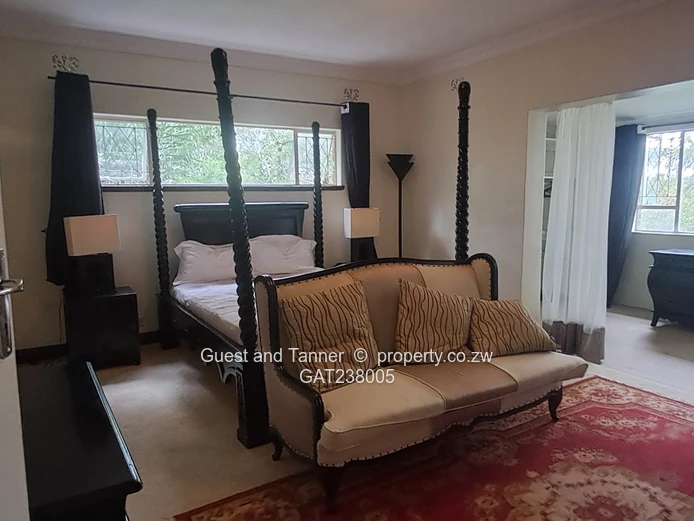 Luxury Glen Lorne House for Sale – 5 Bedrooms, Spa, Solar, Borehole & 7,000 sqm Stand