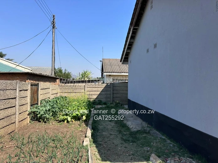 PROPERTY FOR SALE: Chikanga Phase 2 , Mutare 