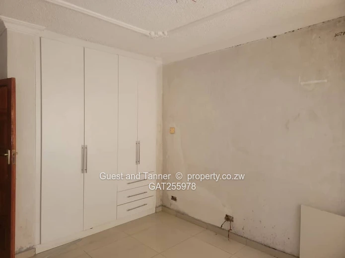 Glen Lorne | Spacious 6-Bedroom Family Home (Sole Mandate)