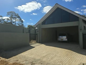 3 Bedroom Flat & Apartment