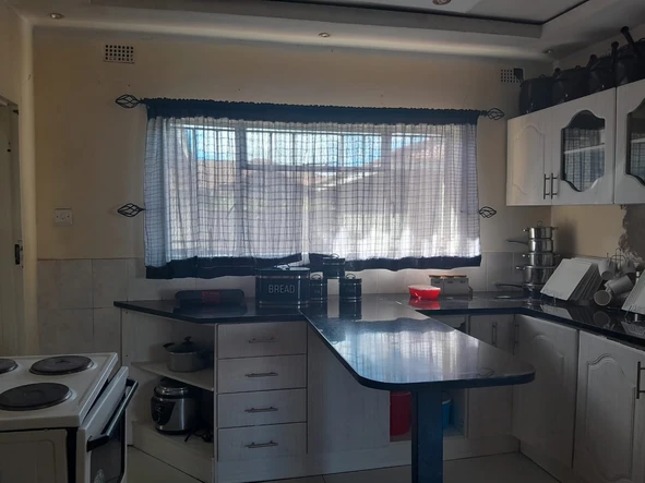 5 Bedroom House