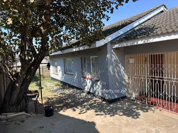 PROPERTY FOR SALE: Chikanga Phase 2 , Mutare 