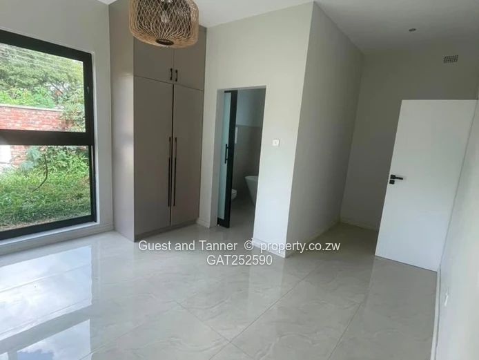 Monavale Modern Luxury Duplex | Close to the CBD