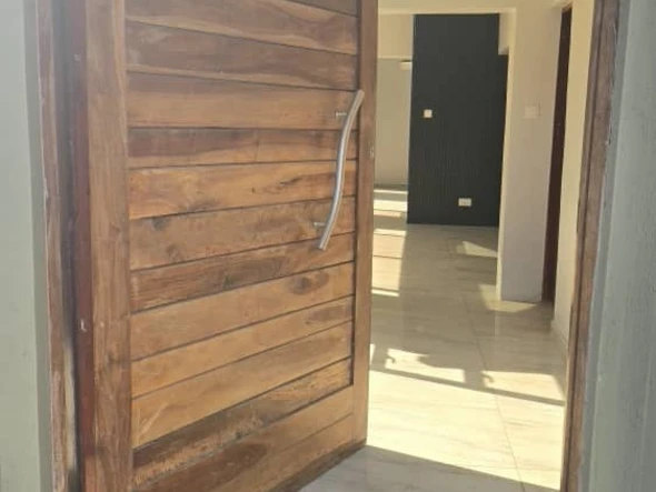 3 Bedroom Flat & Apartment