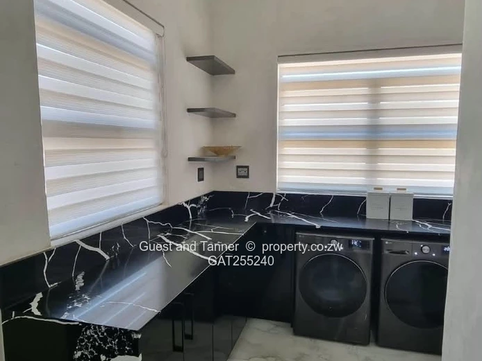 7-Bedroom House for Sale in Matsheumhlophe, Bulawayo with Title deed 